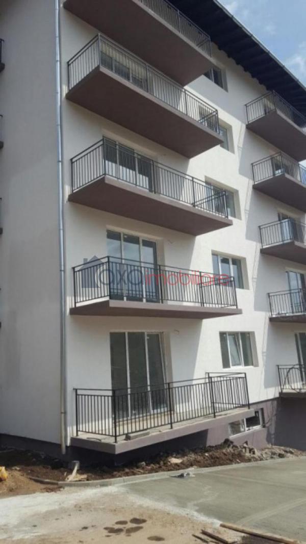 Apartament 3 camere de vanzare