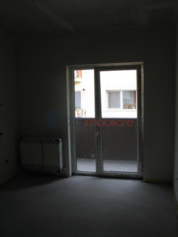 Apartament 3 camere de vanzare